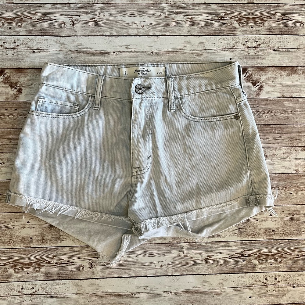 Abercrombie & Fitch denim shorts. Size 4 (27).